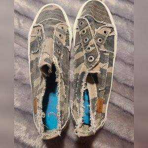 Blowfish slip on sneakers 9.5 camo